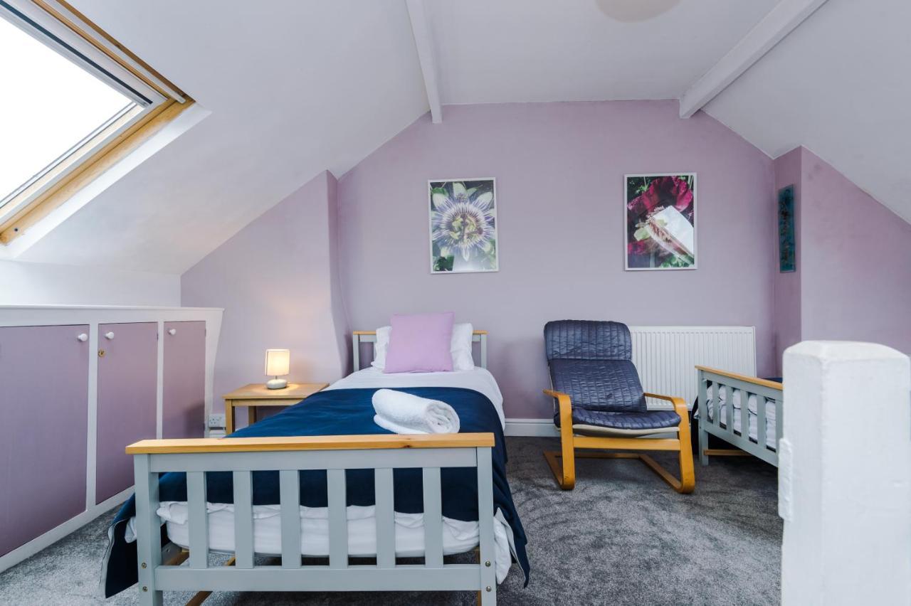 Cosy House With Garden & Parking, Sheffield Villa Exterior photo