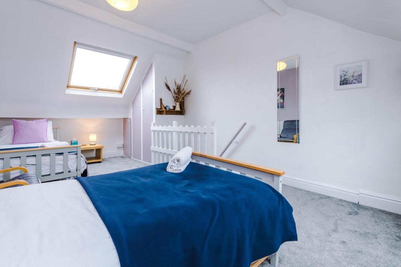 Cosy House With Garden & Parking, Sheffield Villa Exterior photo