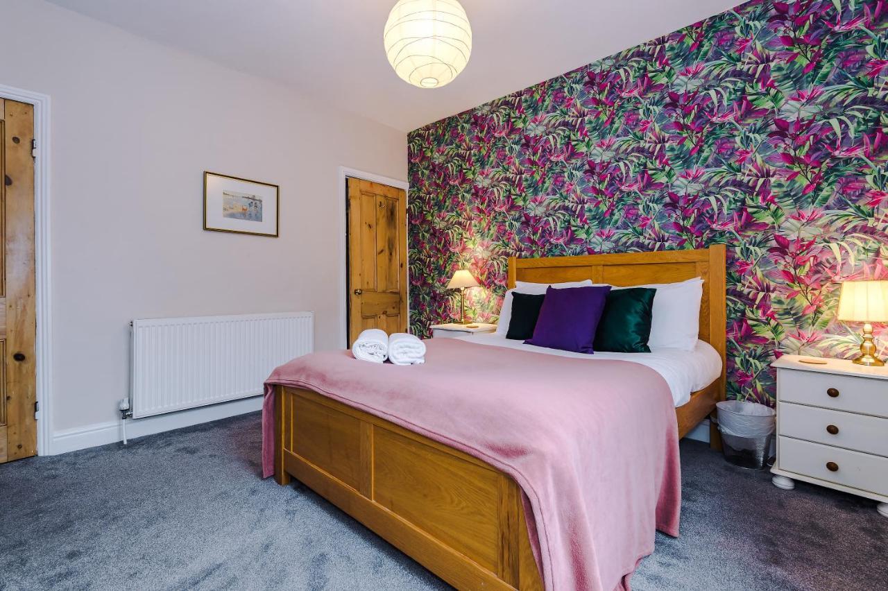 Cosy House With Garden & Parking, Sheffield Villa Exterior photo